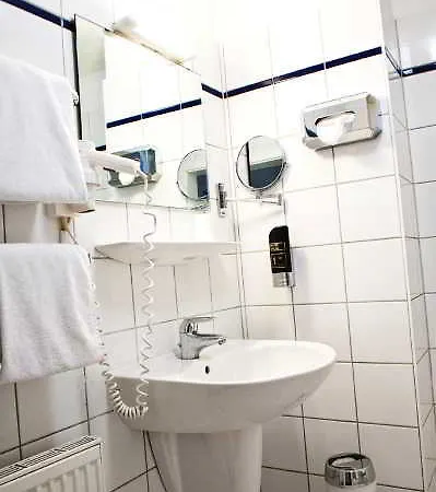 Rugs - Self Check-in Hotel 3*