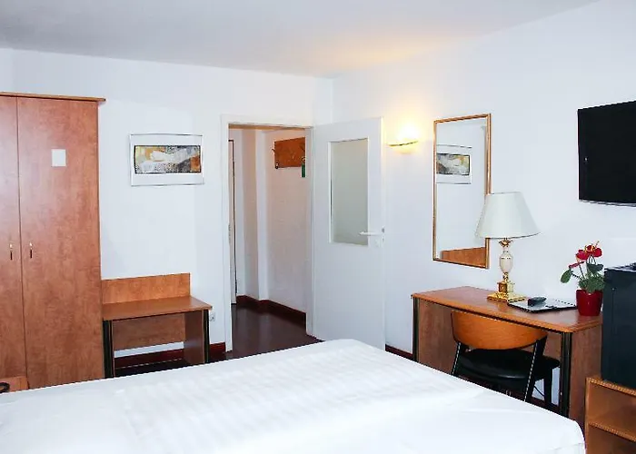 Rugs - Self Check-in Düsseldorf