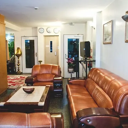 Batavia Hotel 3*