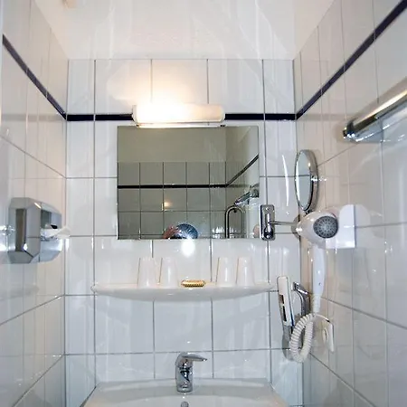 Batavia Hotel 3*