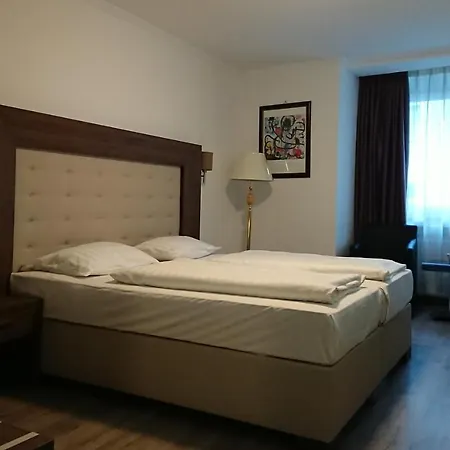 Batavia 3*