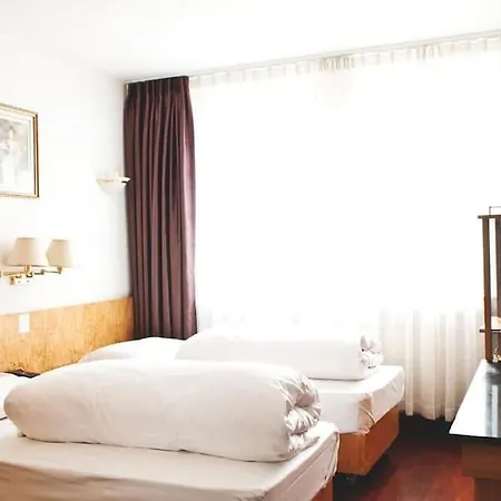 Rugs - Self Check-in Hotel 3*