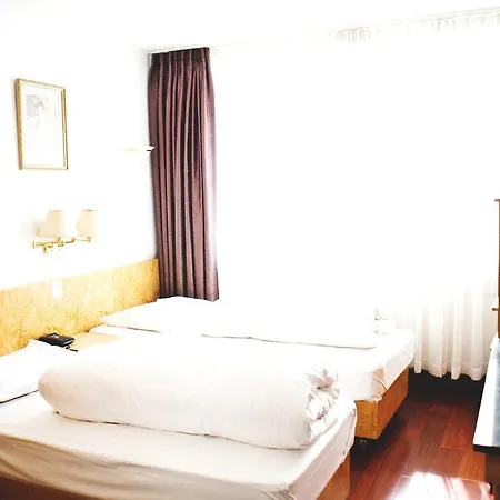 Rugs - Self Check-in Düsseldorf