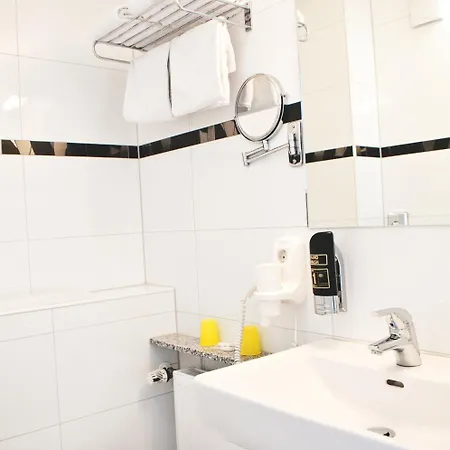 Rugs - Self Check-in Düsseldorf