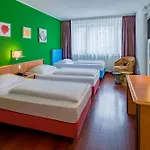 Batavia Hotel 3*