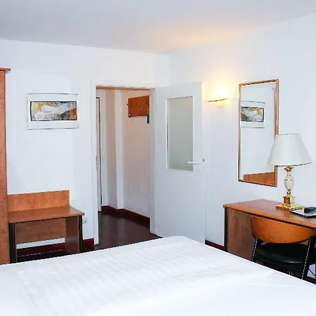 Rugs - Self Check-in Düsseldorf